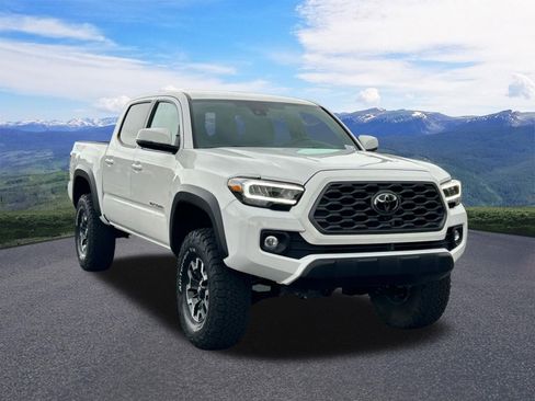 Used 2023 Toyota Tacoma TRD Off-Road w/ Advanced Technology Package AWD/4WD image 8