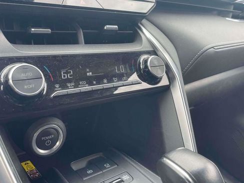 Certified 2023 Toyota Venza LE AWD/4WD image 32