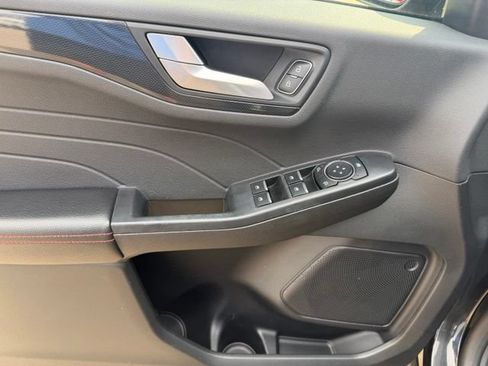 Used 2025 Ford Escape ST-Line FWD image 15