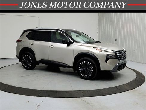 Used 2025 Nissan Rogue SL w/ Tech Package image 1