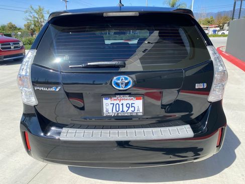 Used 2014 Toyota Prius V Three image 19