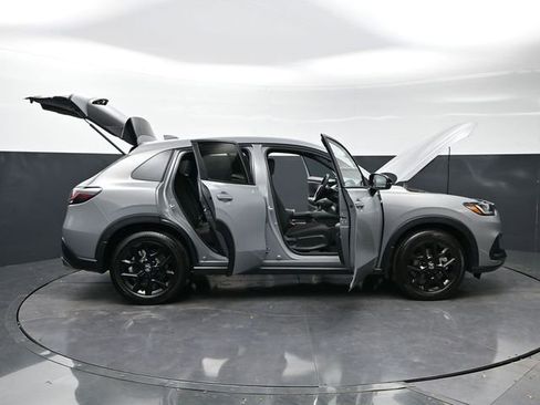 Used 2025 Honda HR-V Sport image 39