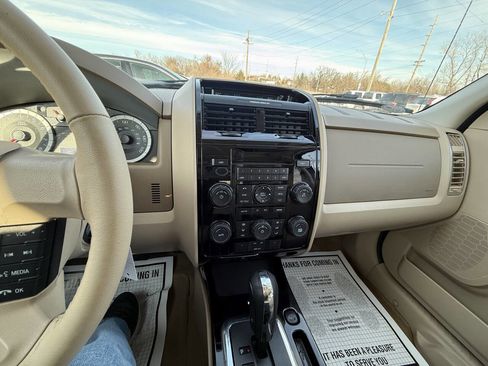 Used 2011 Ford Escape Limited w/ 302A Rapid Spec Order Code image 27