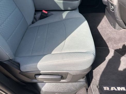 Used 2017 RAM 1500 Express image 12