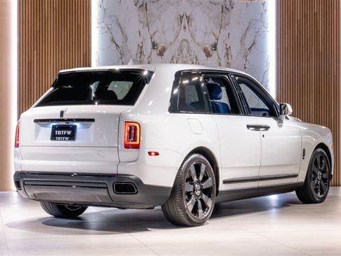 Used 2023 Rolls-Royce Cullinan AWD/4WD image 6