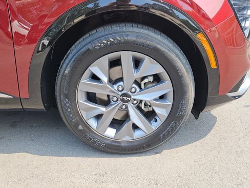 Certified 2025 Kia Sportage SX FWD image 11
