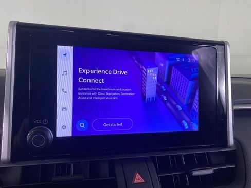 Used 2024 Toyota RAV4 SE image 15