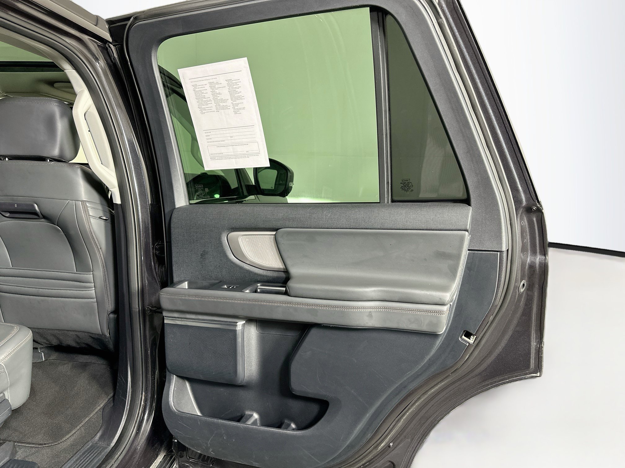 Used 2025 Ford Expedition Active AWD/4WD image 34