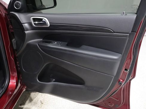 Certified 2020 Jeep Grand Cherokee Altitude AWD/4WD image 25