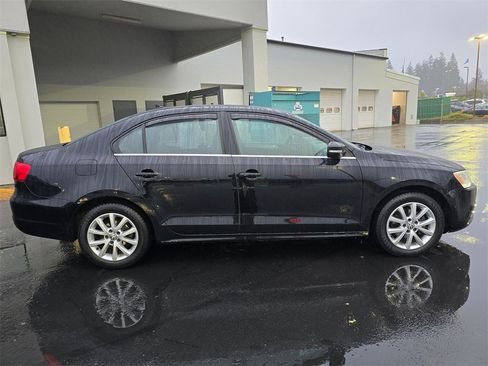 Used 2014 Volkswagen Jetta SE image 3