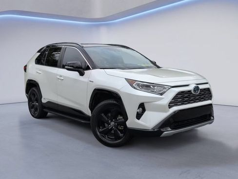 Used 2020 Toyota RAV4 XSE w/ XSE Grade Weather Package AWD/4WD image 2