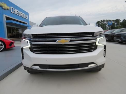 Used 2024 Chevrolet Tahoe LT w/ Luxury Package AWD/4WD image 7