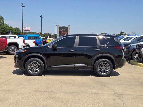 Used 2023 Nissan Rogue S image 3