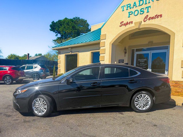 Used 2016 Lexus ES 350 w/ Premium Package w/Wood Trim FWD image 27