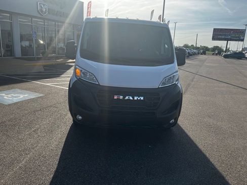 Used 2025 RAM ProMaster 2500 w/ Convenience Group image 8