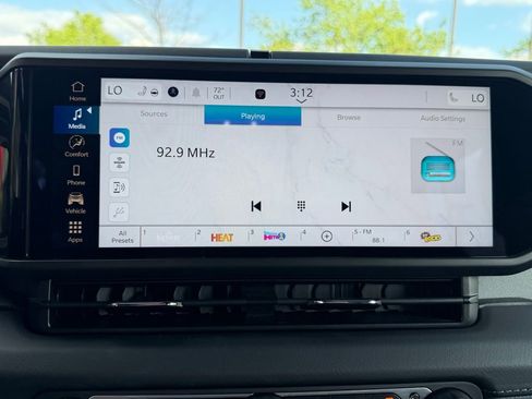 Certified 2025 Jeep Wrangler Unlimited Sahara w/ Safety Group AWD/4WD image 24