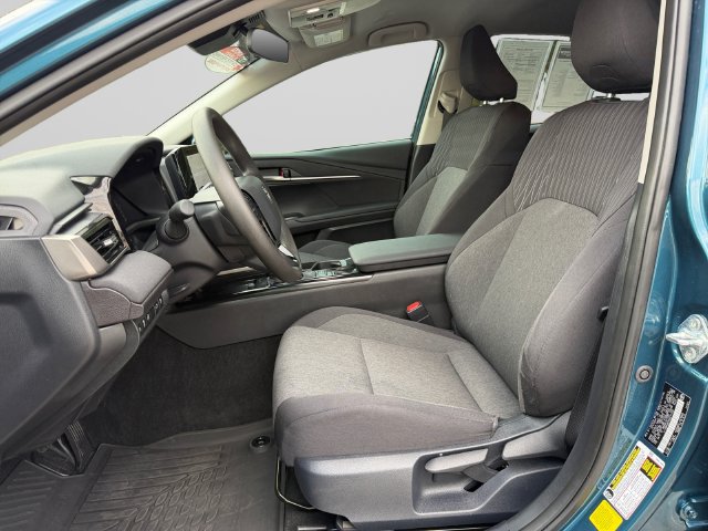 Certified 2025 Toyota Camry LE AWD/4WD image 10