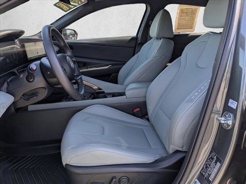 Used 2024 Hyundai Elantra Limited FWD image 18