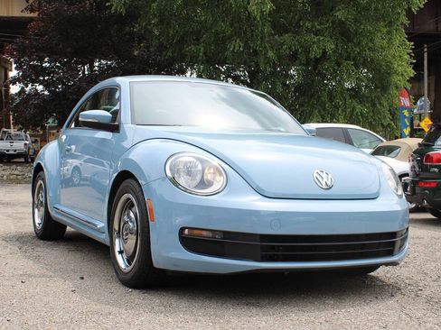 Used 2013 Volkswagen Beetle 2.5 FWD image 1