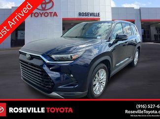 Used 2024 Toyota Grand Highlander AWD video 1