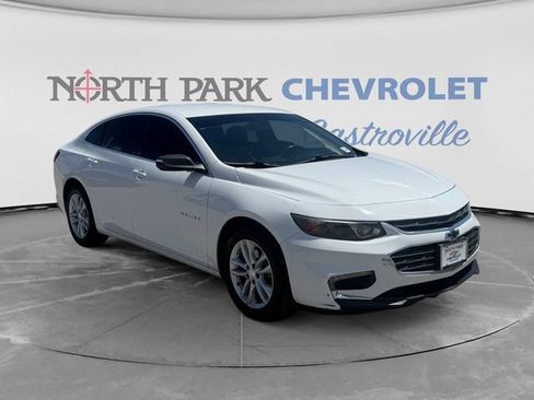 Used 2017 Chevrolet Malibu LT w/ Leather Package FWD image 1