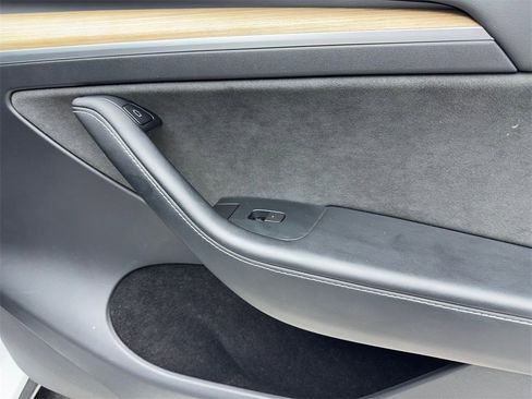 Used 2023 Tesla Model Y Long Range image 47