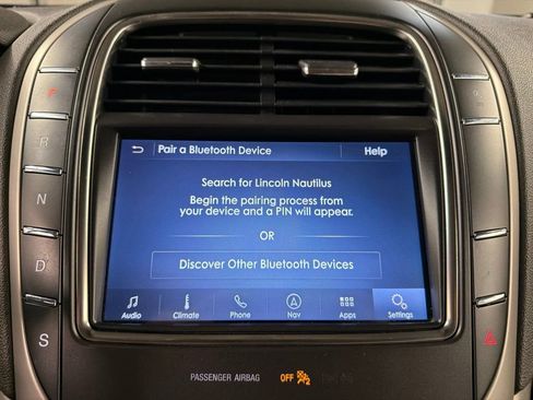 Certified 2020 Lincoln Nautilus Premier w/ Equipment Group 101A AWD/4WD image 10