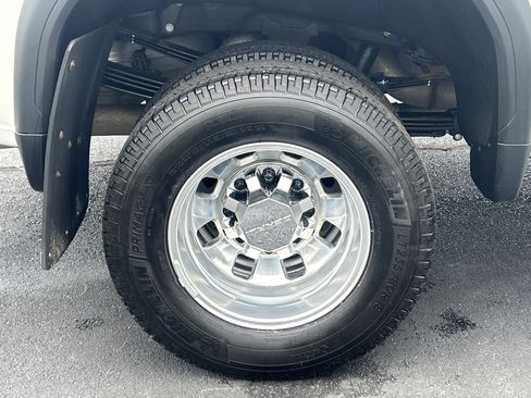 Used 2025 GMC Sierra 3500 Denali w/ Denali Reserve Package AWD/4WD image 34