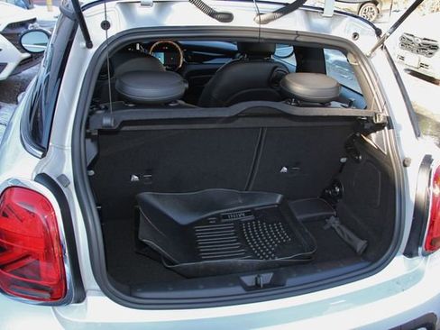 Used 2022 MINI Cooper 2-Door Hardtop w/ Premium Package image 32