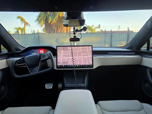 Used 2022 Tesla Model S Plaid AWD/4WD image 5