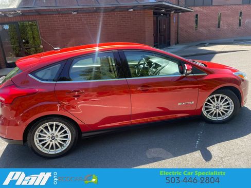 Used 2018 Ford Focus Electric Hatchback FWD image 12