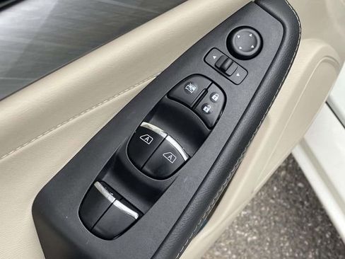 Used 2017 Nissan Maxima 3.5 SL FWD image 14