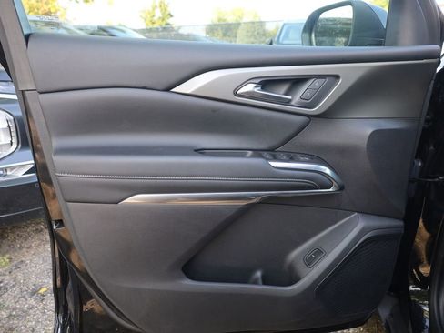 Used 2024 Chevrolet Traverse LT AWD/4WD image 38