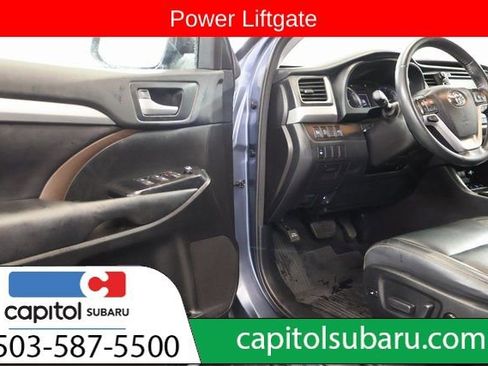 Used 2018 Toyota Highlander XLE image 9