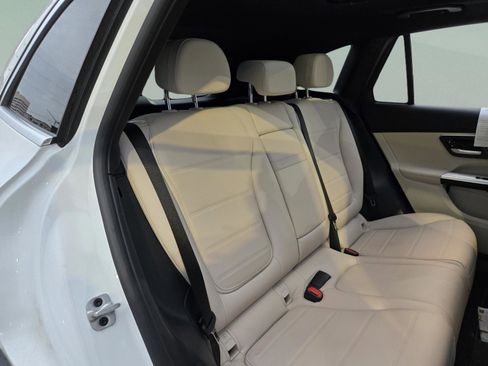 Used 2024 Mercedes-Benz GLC 300 image 21