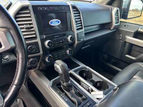 Used 2019 Ford F150 Platinum w/ Equipment Group 701A Luxury image 10