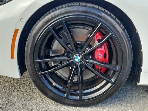 Used 2023 BMW 330i Sedan w/ M Sport Package RWD image 9
