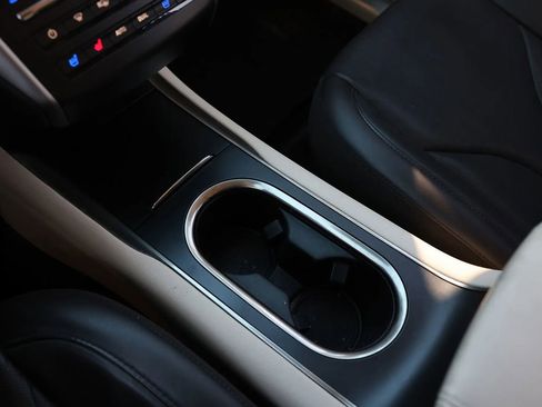 Used 2016 Lincoln MKC Reserve image 38