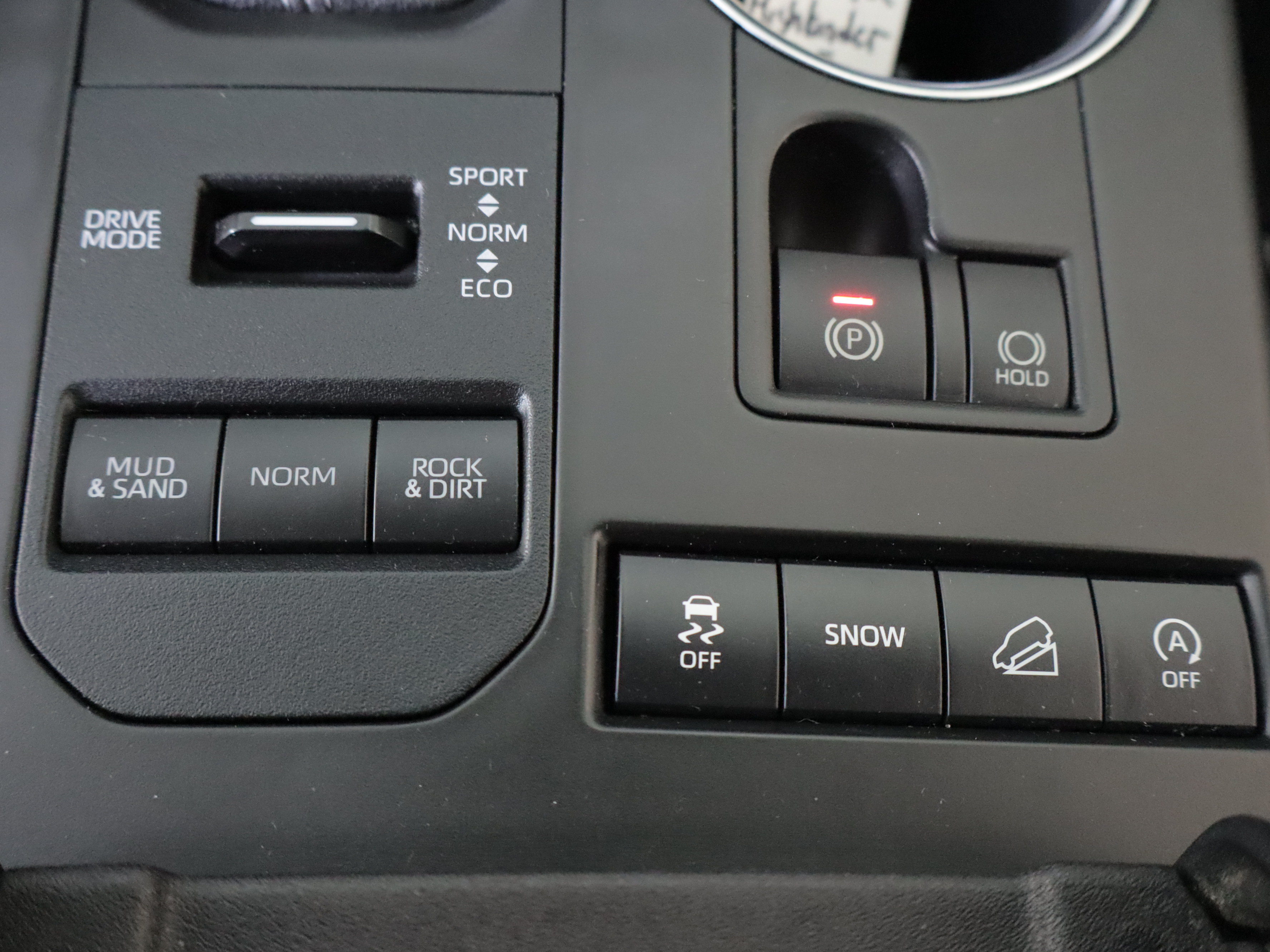 Used 2022 Toyota Highlander XLE AWD/4WD image 19