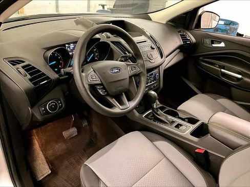 Used 2017 Ford Escape SE w/ SE Cold Weather Package AWD/4WD image 12