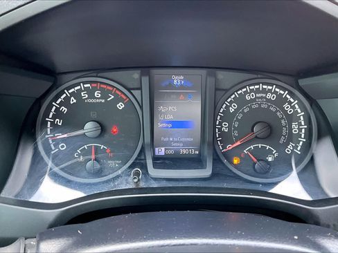 Used 2022 Toyota Tacoma SR w/ SR Convenience Package RWD image 22