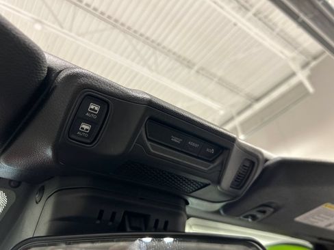 Used 2025 Jeep Wrangler Unlimited Sahara w/ Safety Group AWD/4WD image 26