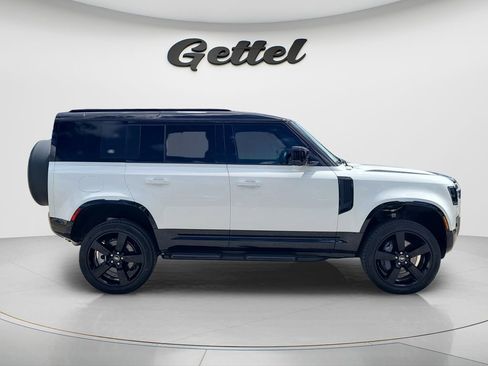 Used 2023 Land Rover Defender 110 X-Dynamic SE AWD/4WD image 3