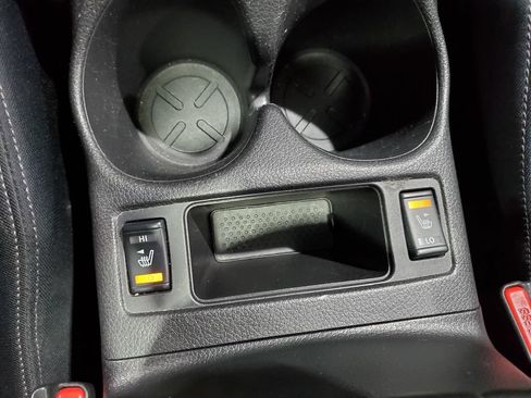 Used 2018 Nissan Rogue SV AWD/4WD image 30