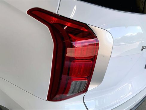 Used 2025 Hyundai Palisade SEL FWD image 28