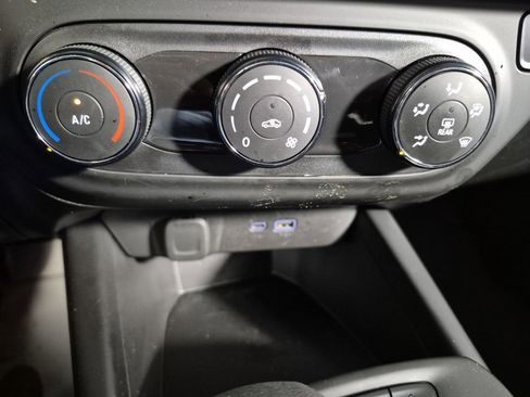 Certified 2025 Chevrolet Trax LS image 21