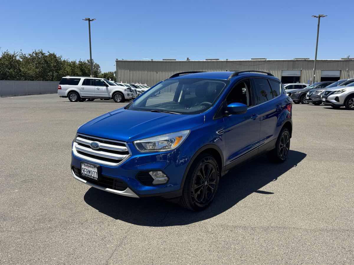 Used 2018 Ford Escape SE w/ SE Sync 3 Package AWD/4WD image 5