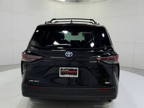 Used 2025 Toyota Sienna XLE w/ XLE Plus Package AWD/4WD image 7