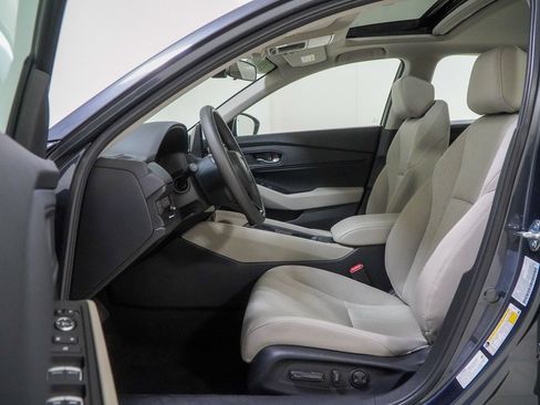 Certified 2025 Honda Accord SE image 18