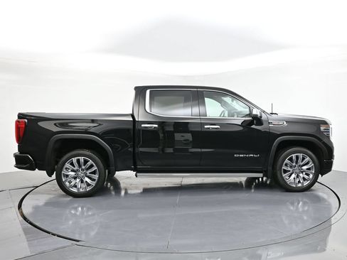 Used 2022 GMC Sierra 1500 Denali w/ Denali Reserve Package AWD/4WD image 8